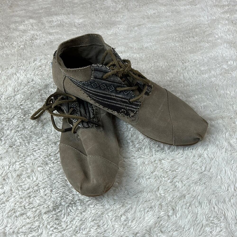 Toms Suedeβ high top print moccasin booties shoes, 9.5